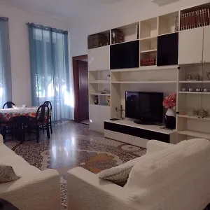 https://villa-il-sole.hotelitalianriviera.com